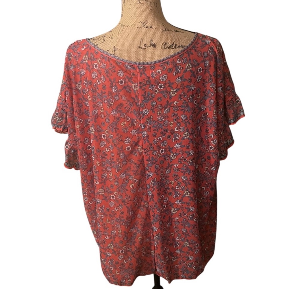 Max Studio‎ Red Floral Blouse - Picture 4 of 6